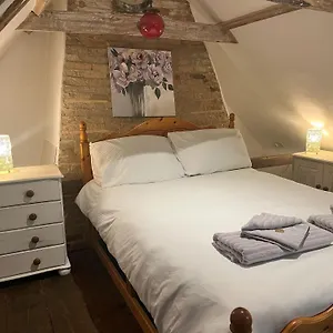 15th-century-thatched-cottage.cambridgehotelsuk.com/
